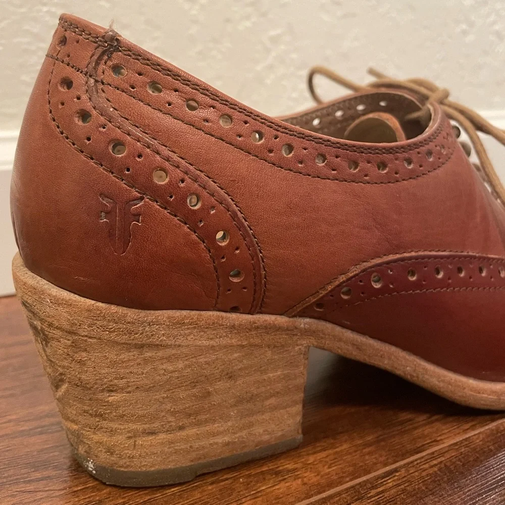 Frye Brown Leather Wingtip Lace-Up Heeled Oxfords - Picture 3 of 8